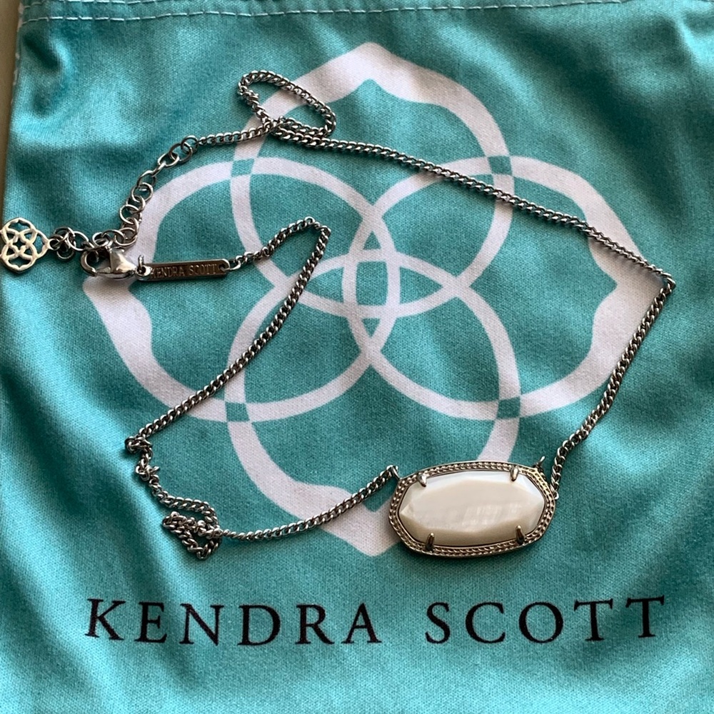 Kendra Scott “Dylan” Stone Pendant SILVER necklace